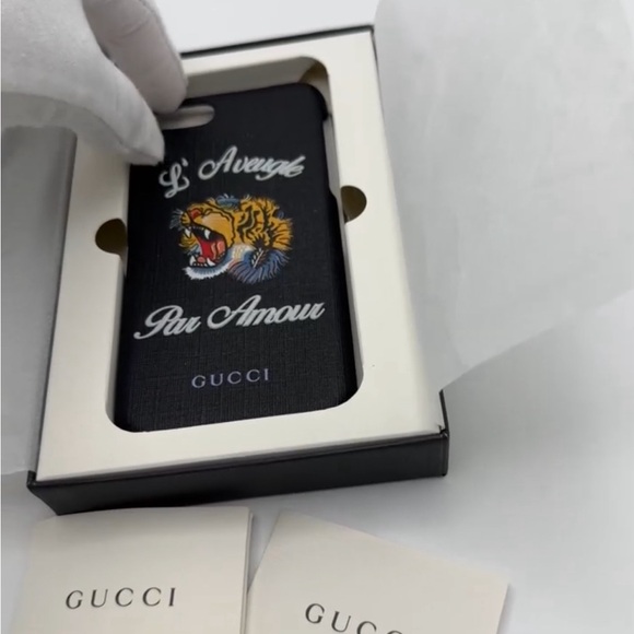 Gucci Limited Edition Tiger iPhone 7/8 Case - New in Gucci Box - Picture 2 of 6